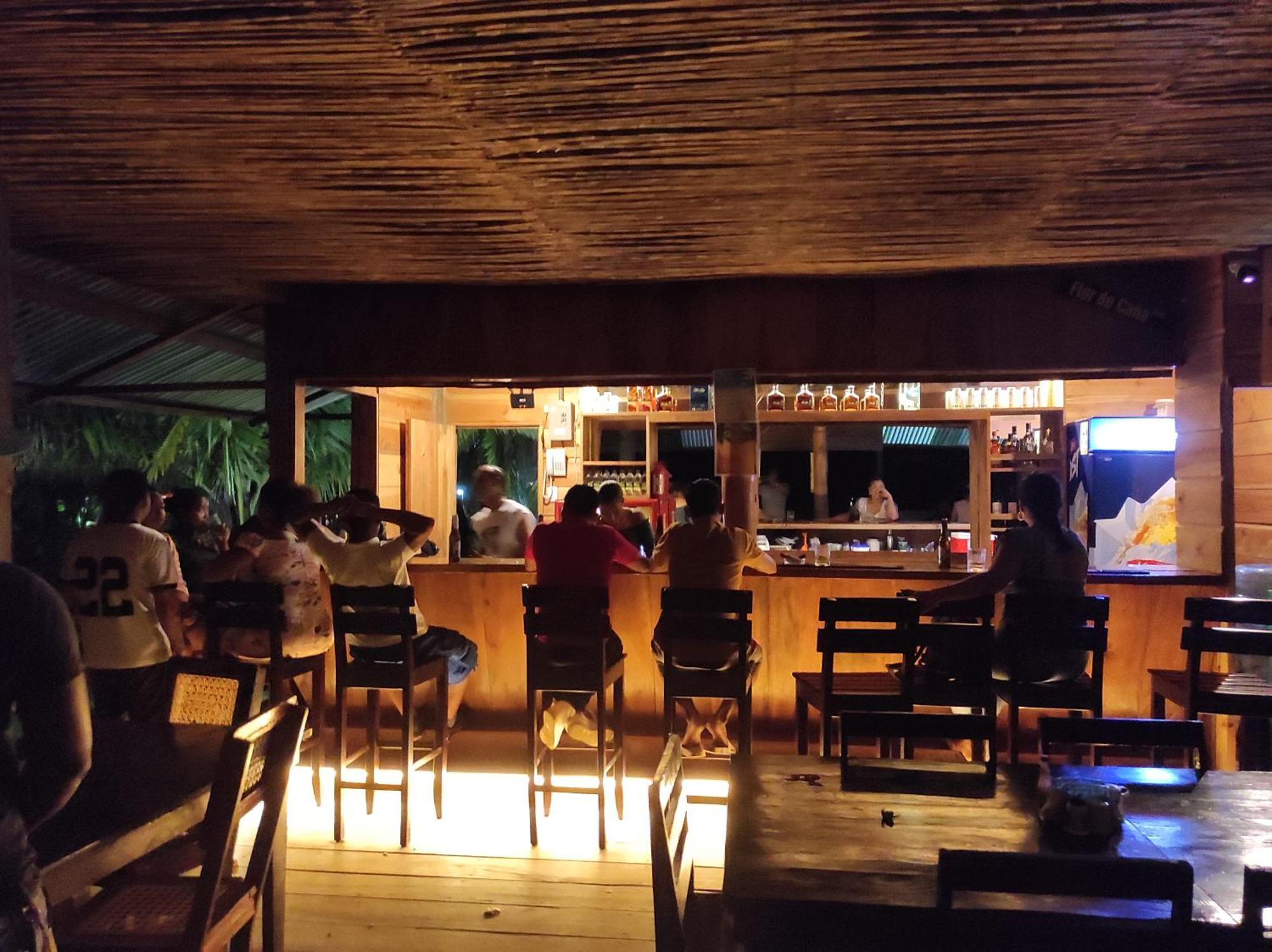 Paraiso Beach Hotel Brig Bay Exterior photo
