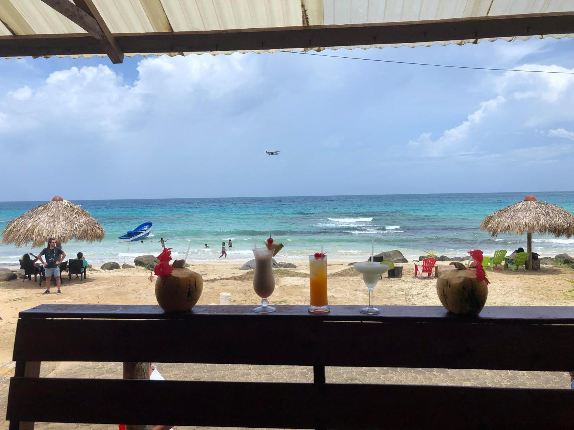 Paraiso Beach Hotel Brig Bay Exterior photo